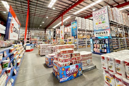 Los autoservicios mayoristas también tuvieron contracción de las ventas en junio.