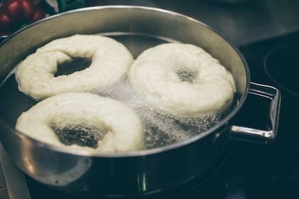 Los bagels llegaron desde Polonia y se convirtieron en furor en Nueva York (Archivo)