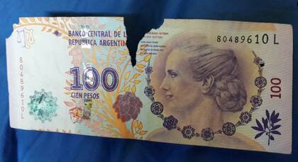 Los bancos aseguran que atesoran aún infinidad de billetes rotos, aunque reconocen que las actuales autoridades del BCRA están avanzando en su destrucción y reemplazo.