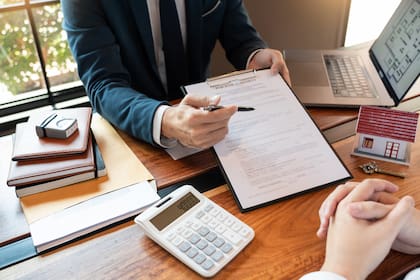 Los bancos tradicionales podrían reducir su participación del 40% al 30% en financiamiento inmobiliario, lo que crea un vacío de US$300 mil millones que llenan fondos privados y REITs