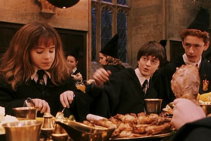 Los banquetes son un clásico de Harry Potter. Cada curso de Hogwarts empieza con una celebración en el comedor de la escuela de magia