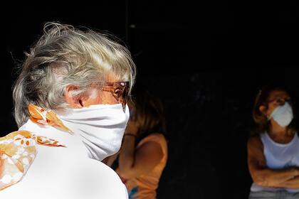 Los barbijos, una de las postales que deja el aislamiento obligatorio por el nuevo coronavirus