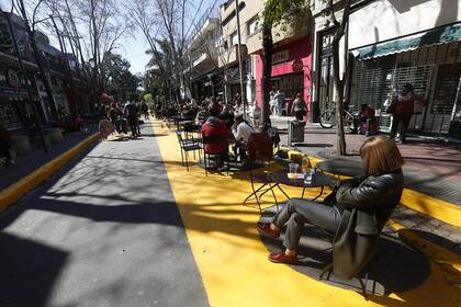 Los bares y restaurantes con mesas en la calle en Devoto