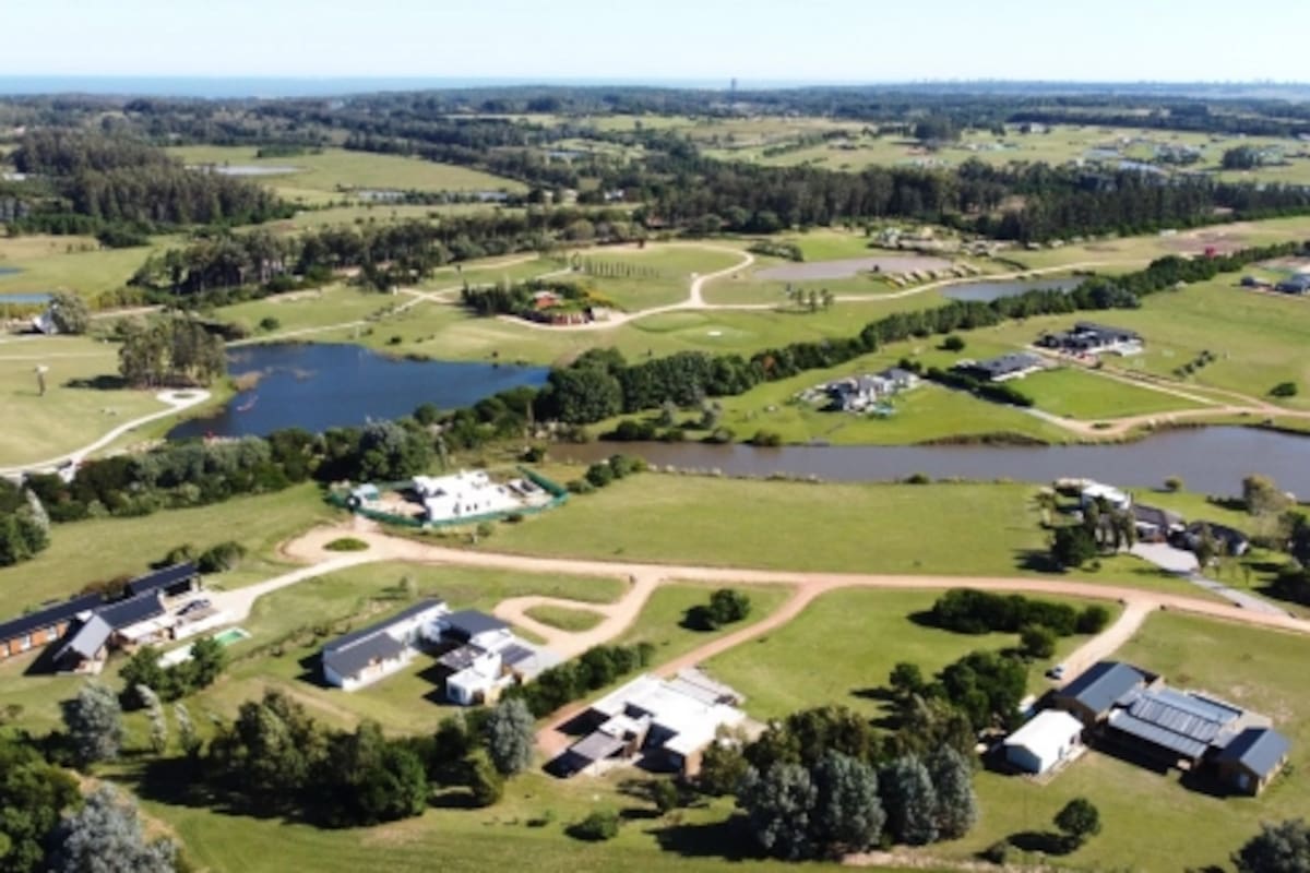 Los barrios cerrados en Punta del Este son muy buscados por quienes buscan disfrutar de la ciudad esteña durante todo el año