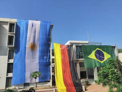 Los barrios de Dhaka lucen así cada vez que hay un torneo de fútbol importante en el que participa la selección argentina.