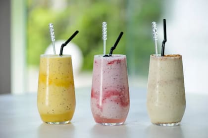 Los batidos que incluyen algún tipo de lácteos son buenos para mantener la hidratación y recibir energía