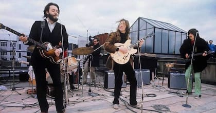 Los Beatles hicieron su última aparición pública con un pequeño y sorpresivo show en la terraza del edificio de Apple Corps, en Londres