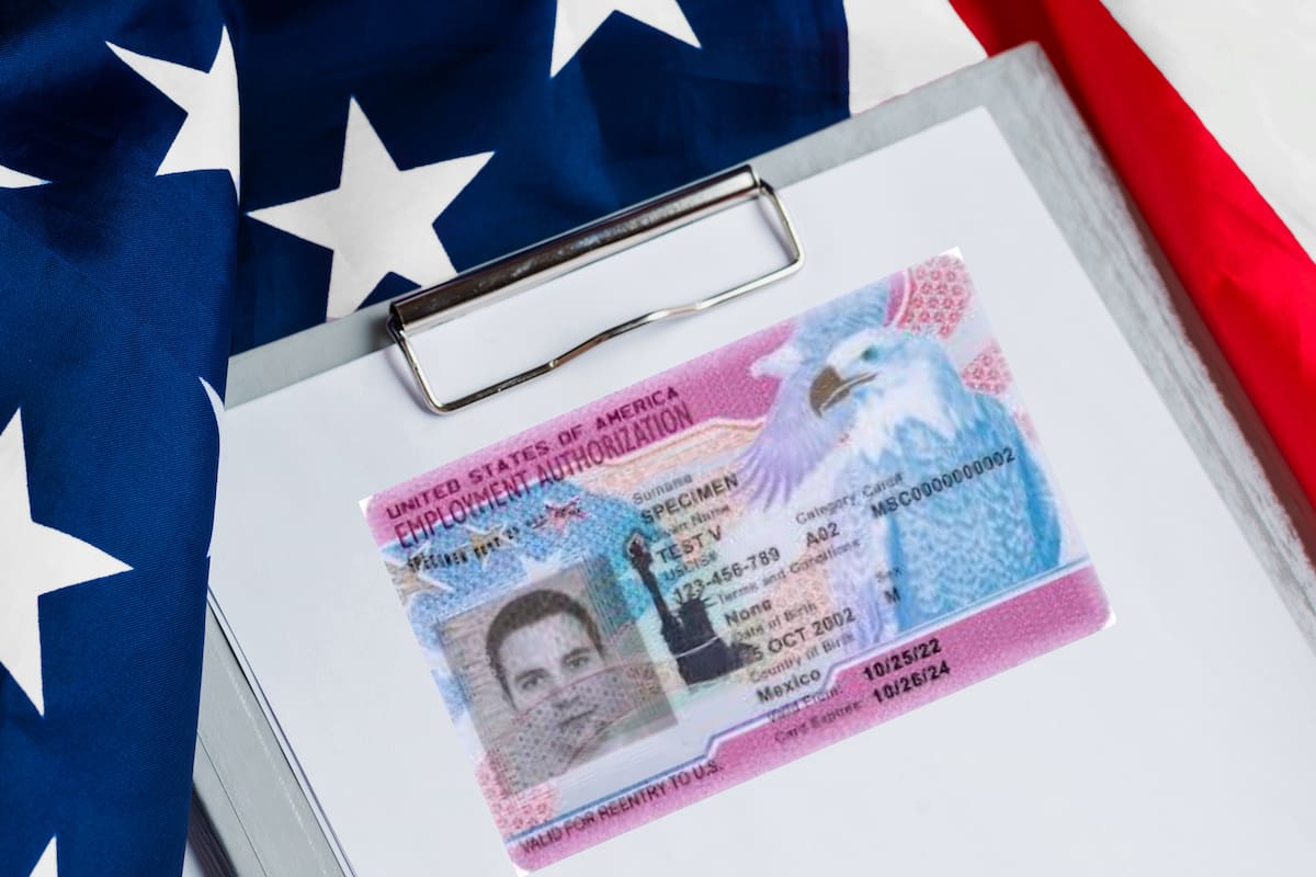Los beneficiarios de DACA pueden solicitar un permiso de trabajo