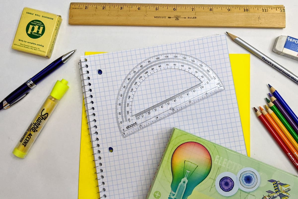 Los beneficiarios de la Anses que cumplan con determinados requisitos pueden solicitar el pago de la Ayuda Escolar 2025