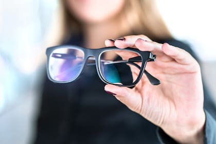 Los beneficiarios de PAMI tienen acceso a dos pares de lentes (uno para ver de lejos y otro de cerca) o a un solo par de lentes bifocales por año sin cargo