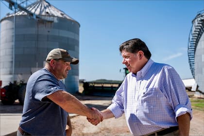 Los beneficiarios del programa impulsado por Pritzker pueden utilizar el dinero para vehículos refrigerados para el transporte de alimentos y equipamiento para procesamiento de ganado, entre otros