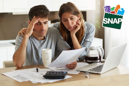 Los beneficiarios del SNAP tendrán que consultar si todavía cumplen con los requisitos para recibir el apoyo económico mensual (Freepik/wayhomestudio)