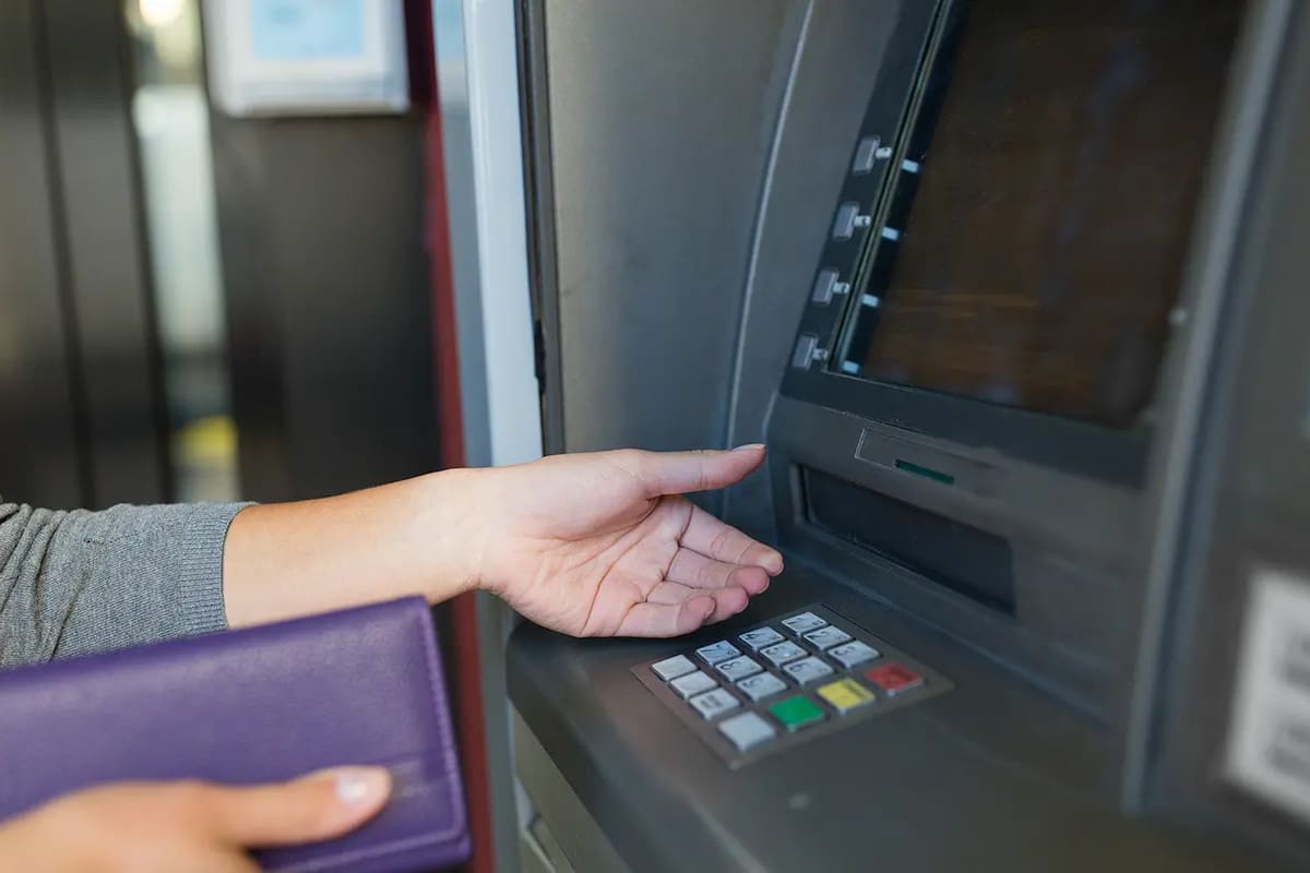 Los beneficiarios que eligieron como medio de pago una CBU y cuyos documentos tienen terminación en 6 y 7 desde hoy tendrán depositados los $10.000 en sus cuentas bancarias