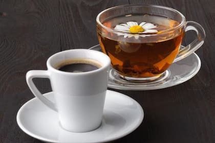 Los beneficios de tomar café y té, las bebidas perfectas para el frío