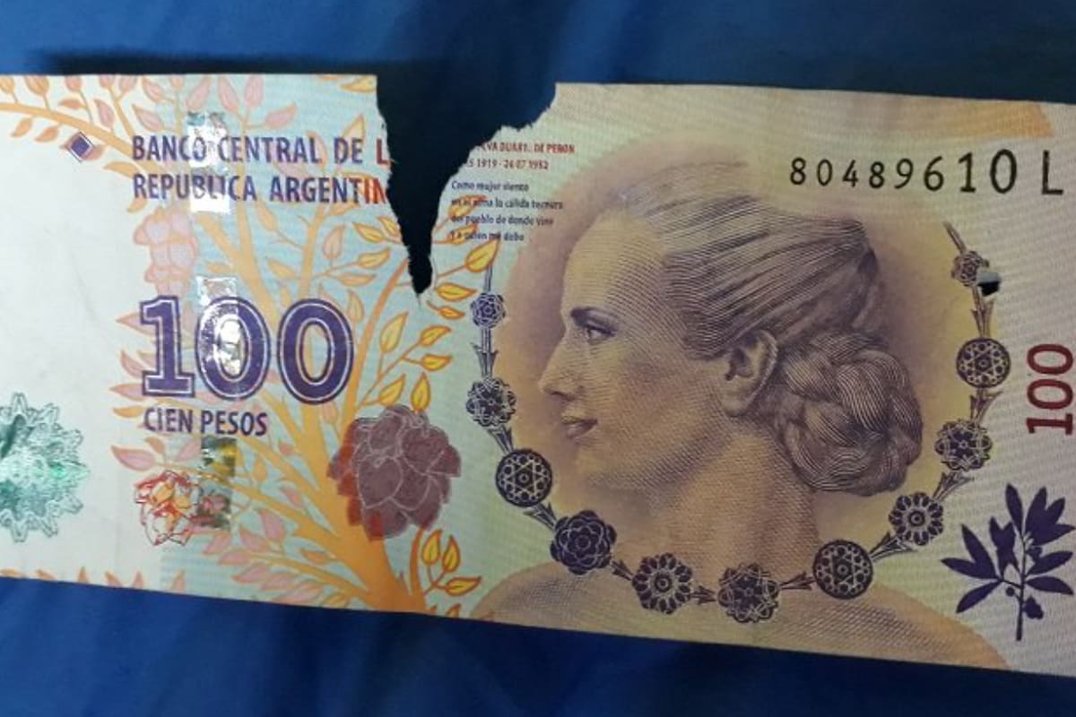 Los billetes rotos deben ser admitidos y cambiados por las entidades bancarias