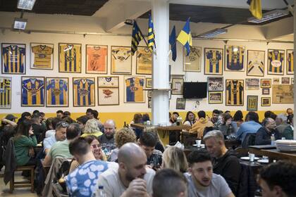 Los Bohemios, en el club Atlanta, es un bodegón que creció al ritmo de sus milanesas, tortillas de papa y ravioles a la boloñesa