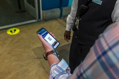 Los boletos para viajar en el tren de alta velocidad se pueden sacar en línea o en la aplicación de Amtrak