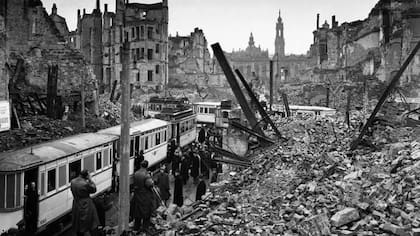 Los bombardeos destruyeron el centro de la ciudad de Dresde
