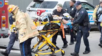 Los Bomberos de NUeva York en Staten Island. Foto: FNTV