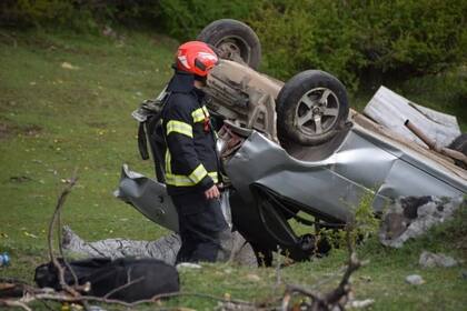 Los Bomberos trabajaron en el accidente en la Ruta de los Siete Lagos.