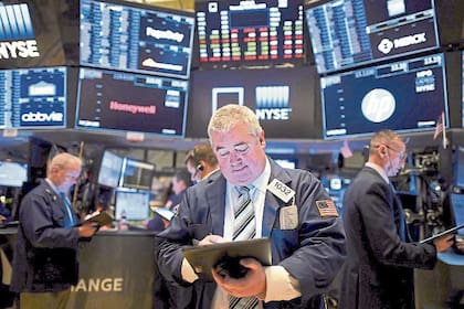 Los bonos ley Nueva York operaron en baja,145x102mm