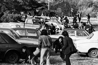 Los bosques de Ezeiza, cerca de Puente 12, fueron el escenario de los enfrentamientos armados de las facciones peronistas