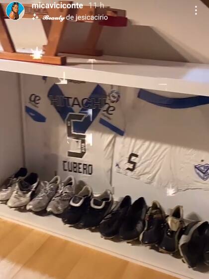 Los botines de Fabián Cubero, perfectamente ordenados