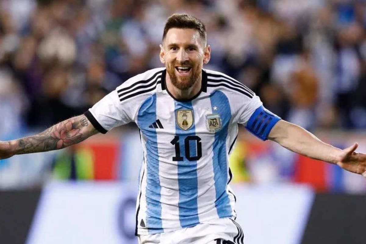 Los brazos abiertos tras convertir un gol, un clásico de Messi