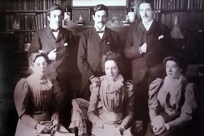 Los Bridges: Guillermo S, T. Despard, E. Lucas, Alicia C. Maria A.V. y Bertha M.