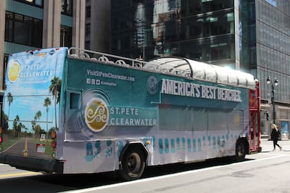 Los buses de Hop on-Hop off, sin gente por Manhattan