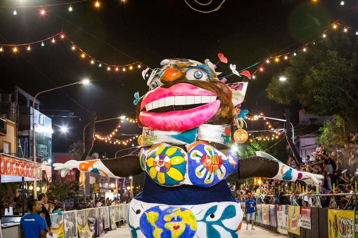 Los Cabezudos de Lincoln, emblema del Carnaval.