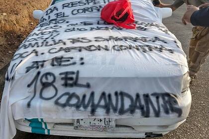 Los cadáveres de cinco hombres fueron encontrados dentro de un auto en el municipio de Juchitán, Guerrero