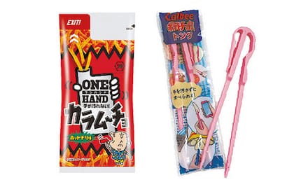 Los cambios de hábitos por el uso de los smartphones obligaron a los fabricantes de snacks en Japón a crear envoltorios que se usan con una mano o pinzas para agarrar papas fritas sin engrasar la pantalla táctil