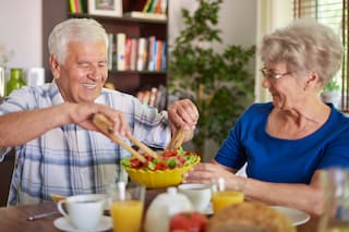 Pérdida de apetito en adultos mayores: por qué ocurre y qué hacer