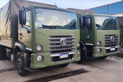 Los camiones del Ejército Argentino en los galpones de Villa Martelli