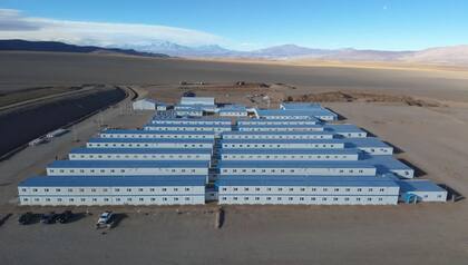 Los campamentos del proyecto cuentan con capacidad para más de 1000 personas y funcionan como base logística en plena Cordillera de los Andes