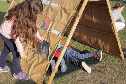 Los campamentos literarios se hacen en plazas y jardines de museos