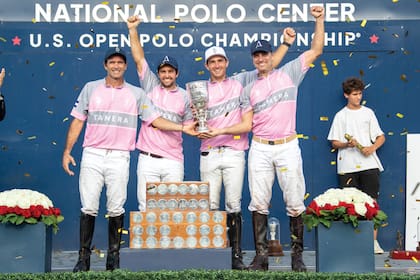 Los campeones: Adolfo, Diego Cavanagh, Matt Coppola y Alejandro Poma.