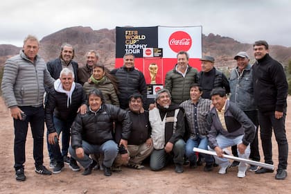Varios campeones del mundo de 1986 viajaron a Tilcara y posaron junto a los sparrings