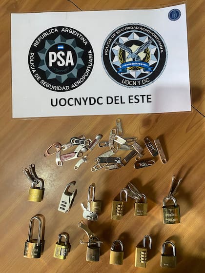 Los candados que los sospechosos se guardaban como "trofeo"