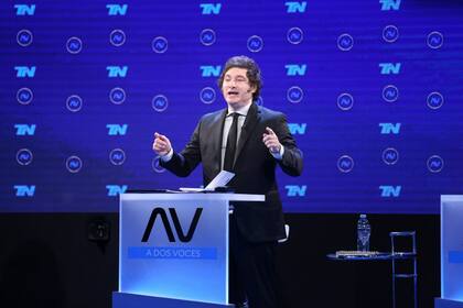 Los candidatos durante el debate porteño