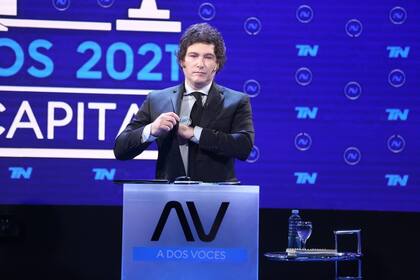 Los candidatos durante el debate porteño