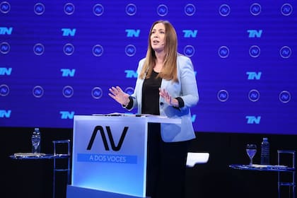 Los candidatos durante el debate porteño