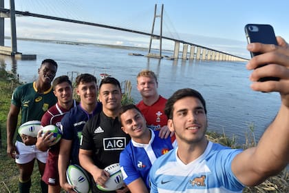Los capitanes y una selfie en Rosario