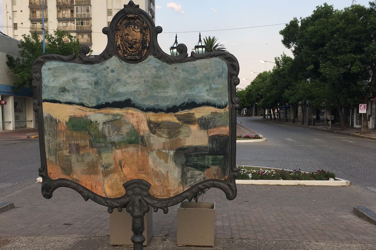 Los carapantallas de la ciudad, con pinturas de artistas locales