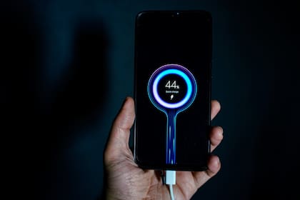 Los cargadores rápidos de smartphones pueden estar expuestos a BadPower, un malware detectado por Tencent que altera los ajustes de los cargadores rápidos