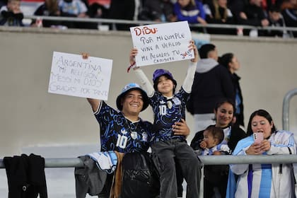 Los carteles de los hinchas para la selección argentina