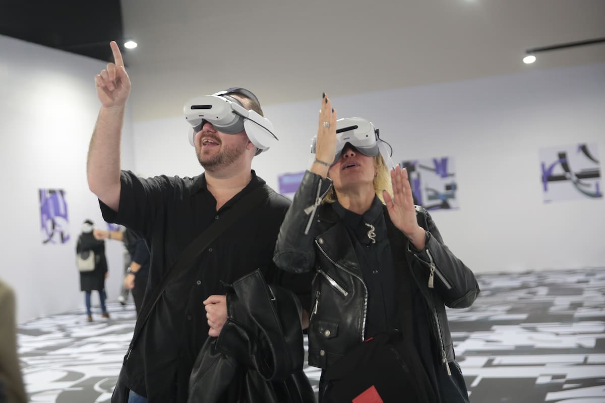 Los cascos de realidad virtual permiten viajar al museo español