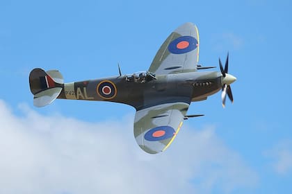Los cazas Spitfire repelieron a las fuerzas nazis del cielo británico