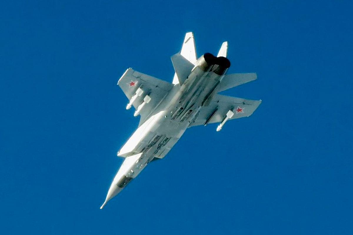 Los cazas suecos JAS 39 interceptaron y monitorearon tres aviones de combate rusos MiG-31 en la zona del Báltico